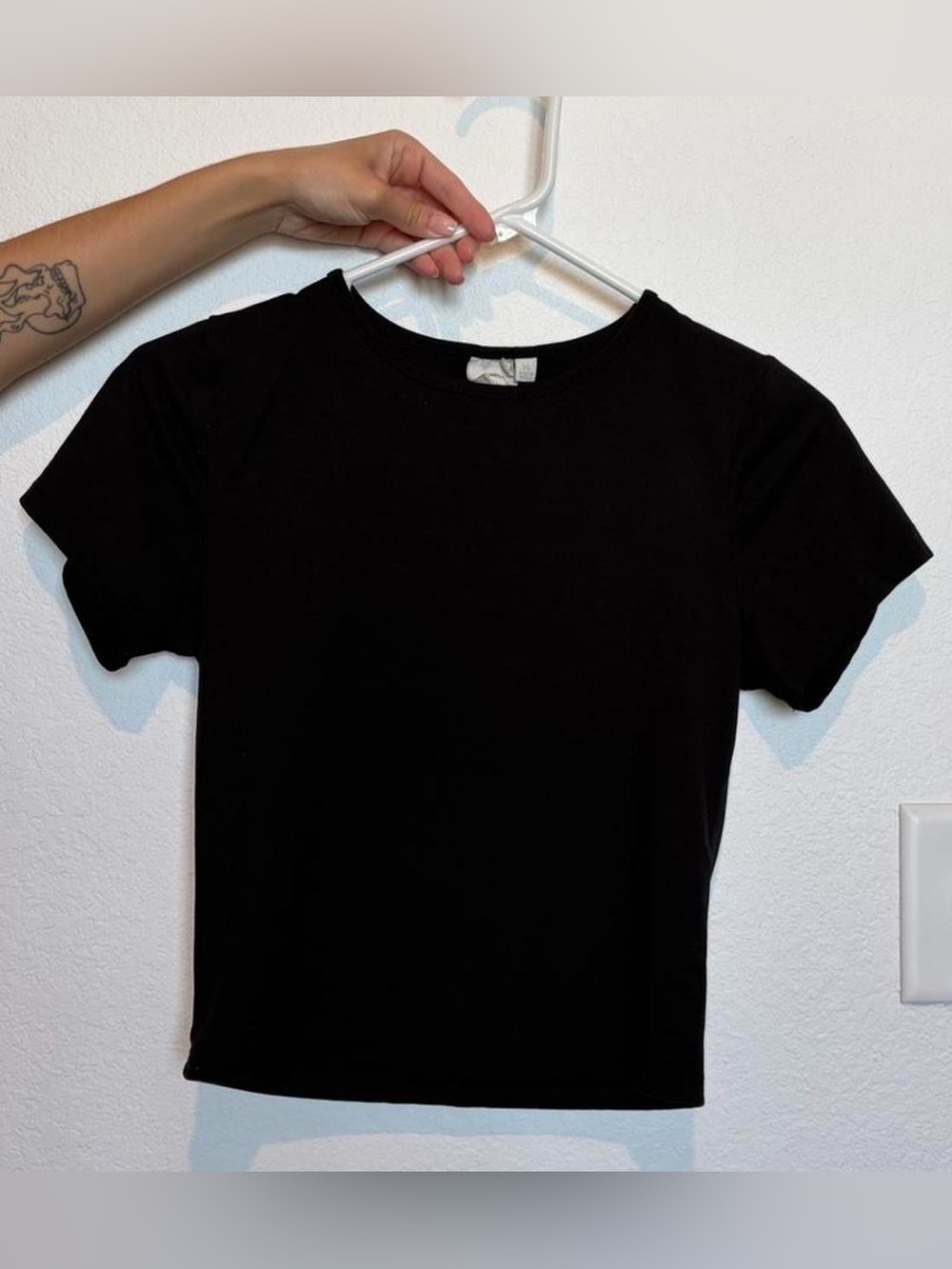 Classic Women's Black Short-Sleeve Tee - Crewneck